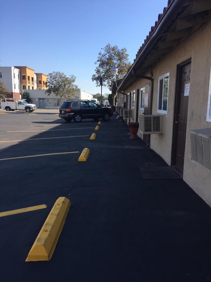 Super Inn Motel Pomona Exterior photo