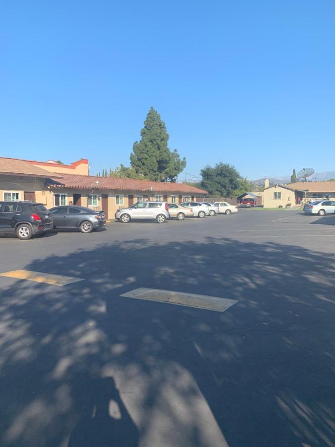 Super Inn Motel Pomona Exterior photo